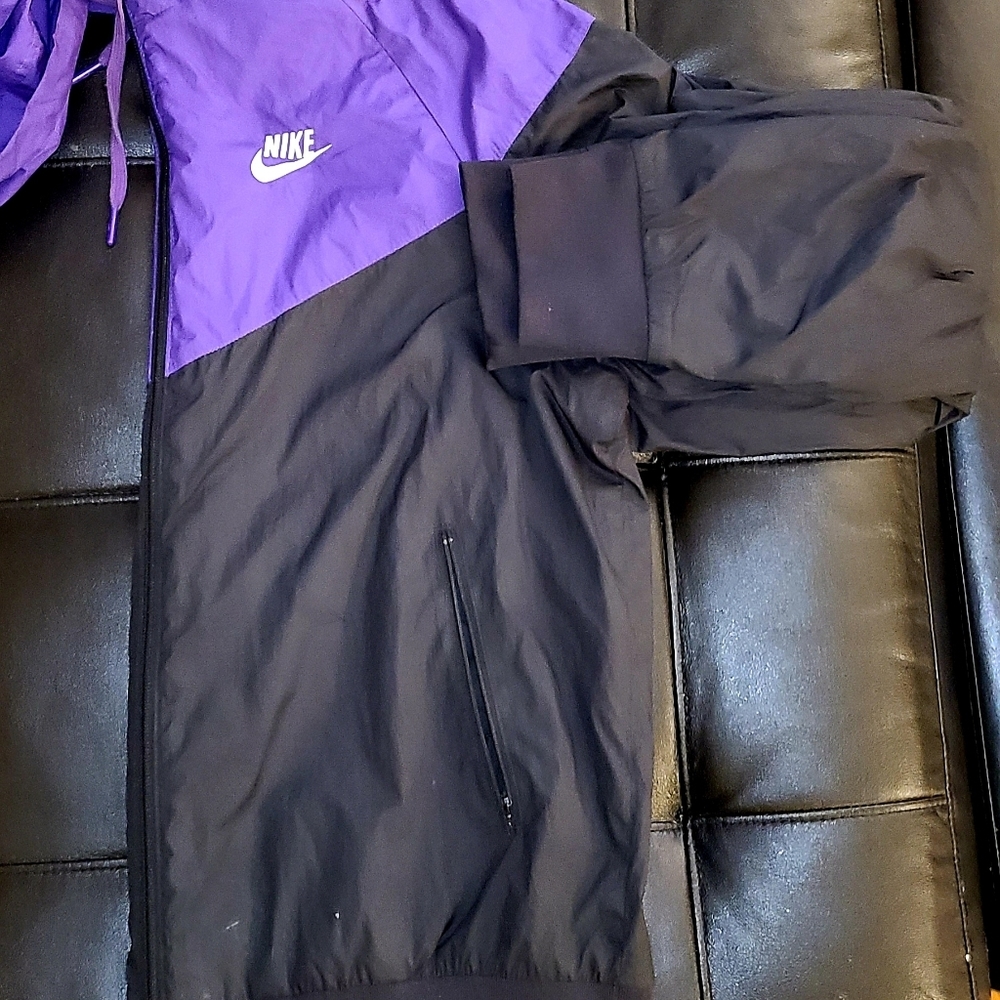 *Vintage* Nike Sportswear Windrunner SB $225 or BO